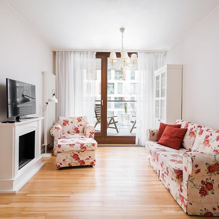 Aparthotel Kolejowa Apartamenty Warschau Buitenkant foto