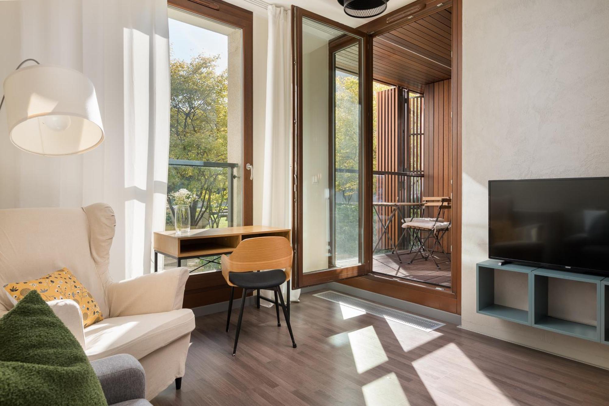 Aparthotel Kolejowa Apartamenty Warschau Buitenkant foto