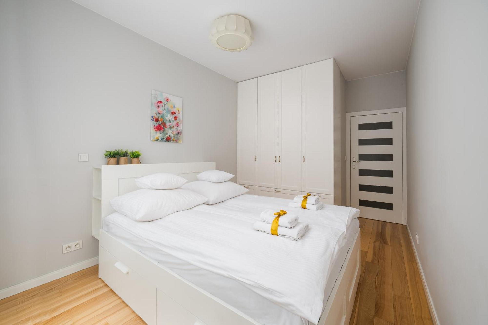 Aparthotel Kolejowa Apartamenty Warschau Buitenkant foto