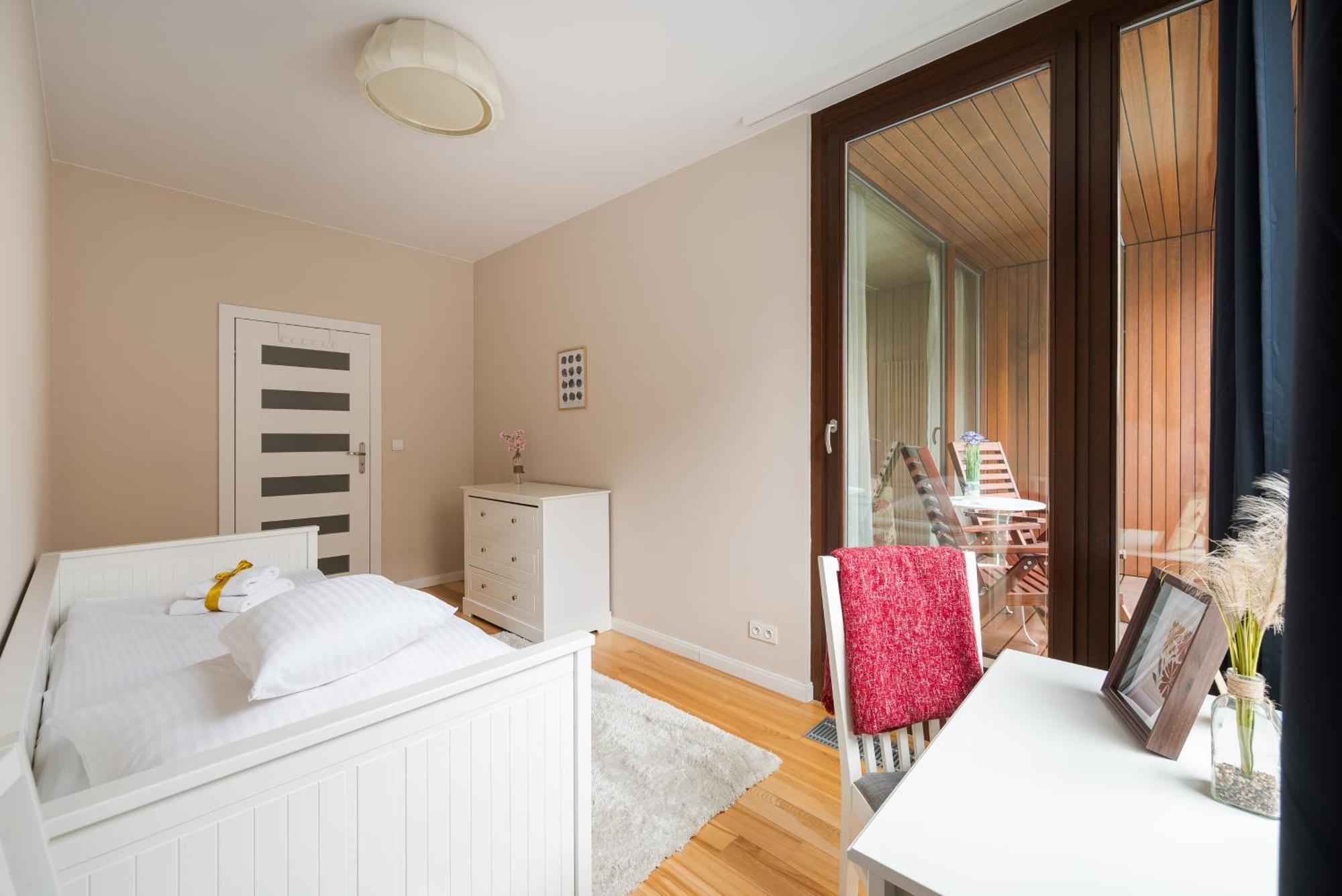 Aparthotel Kolejowa Apartamenty Warschau Buitenkant foto